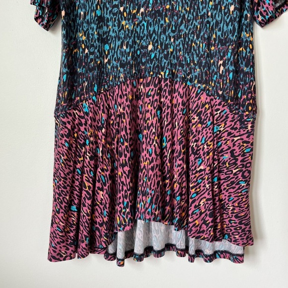 Logo Lori Goldstein Animal Print Short Sleeve Tunic Top Pink Teal Womens M - Picture 4 of 10